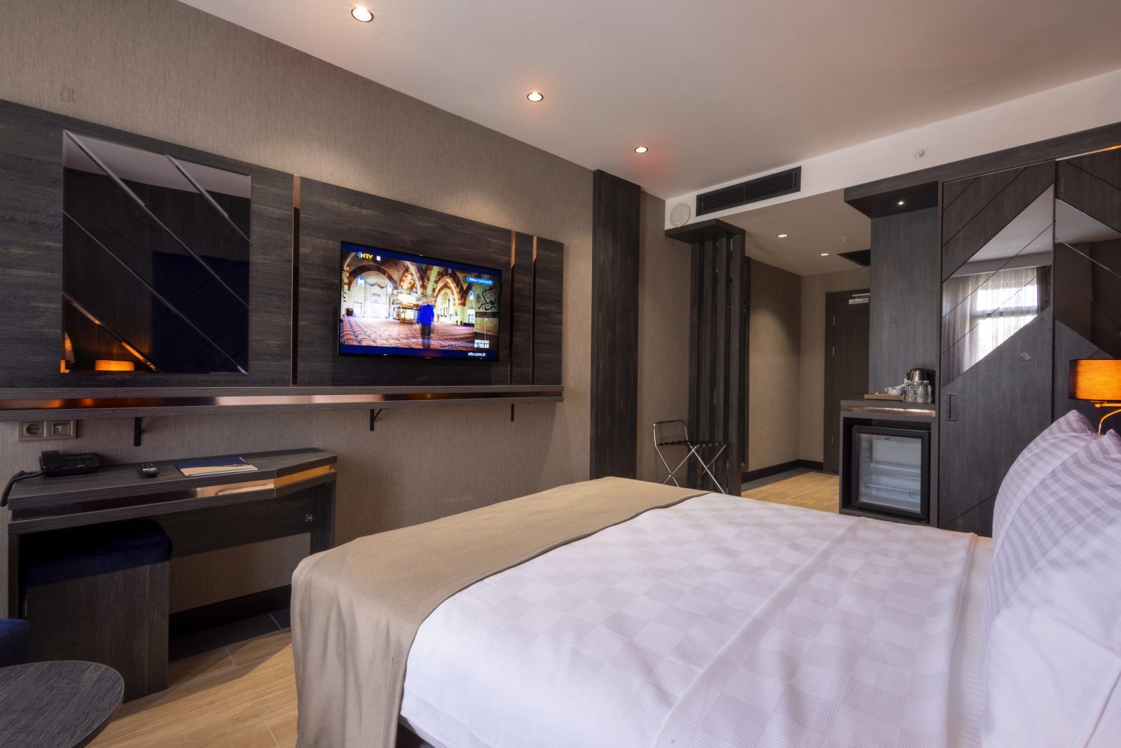 Superior King Room